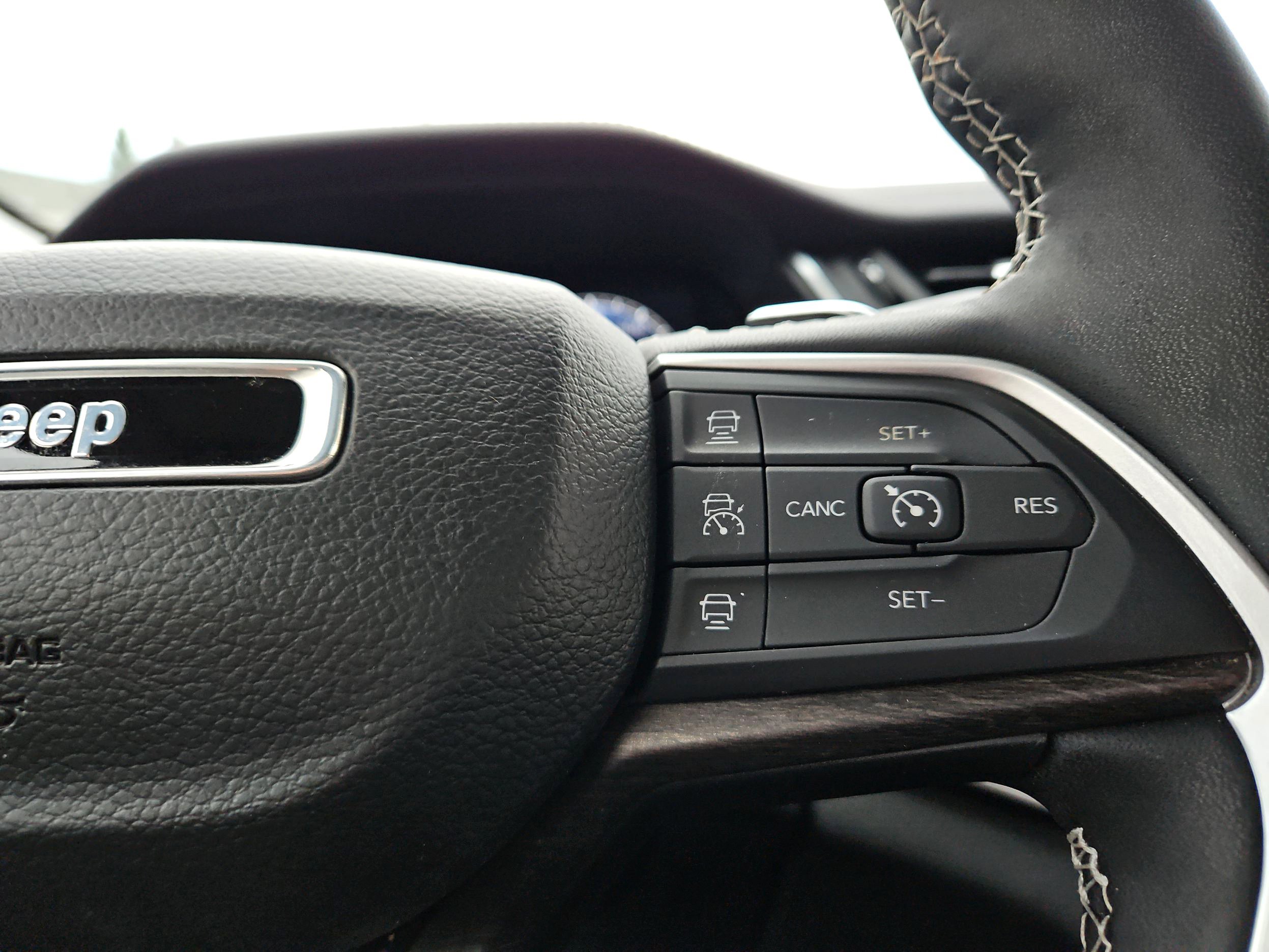 Used 2023 Jeep Grand Cherokee Limited RWD image 60