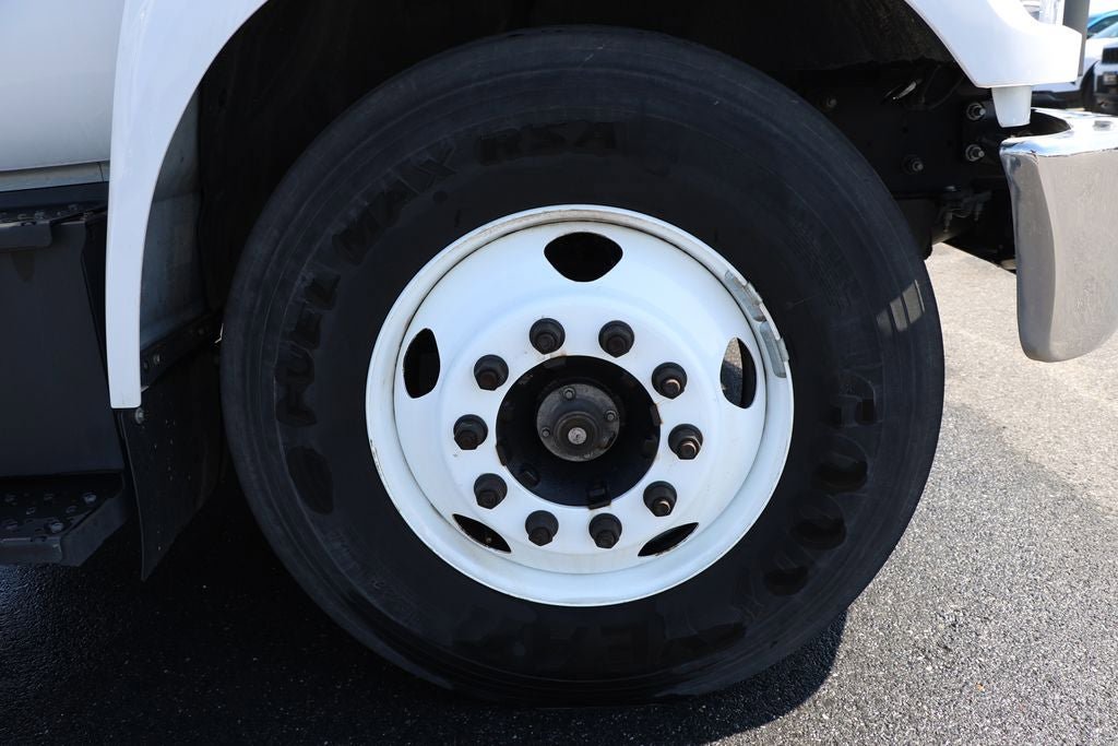 Used 2023 Ford F650 2WD Regular Cab Super Duty image 4