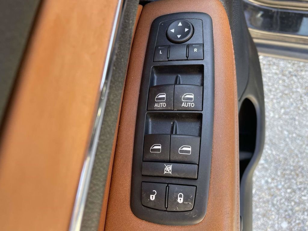 Used 2013 Jeep Grand Cherokee Overland w/ Advance Technology Group image 16