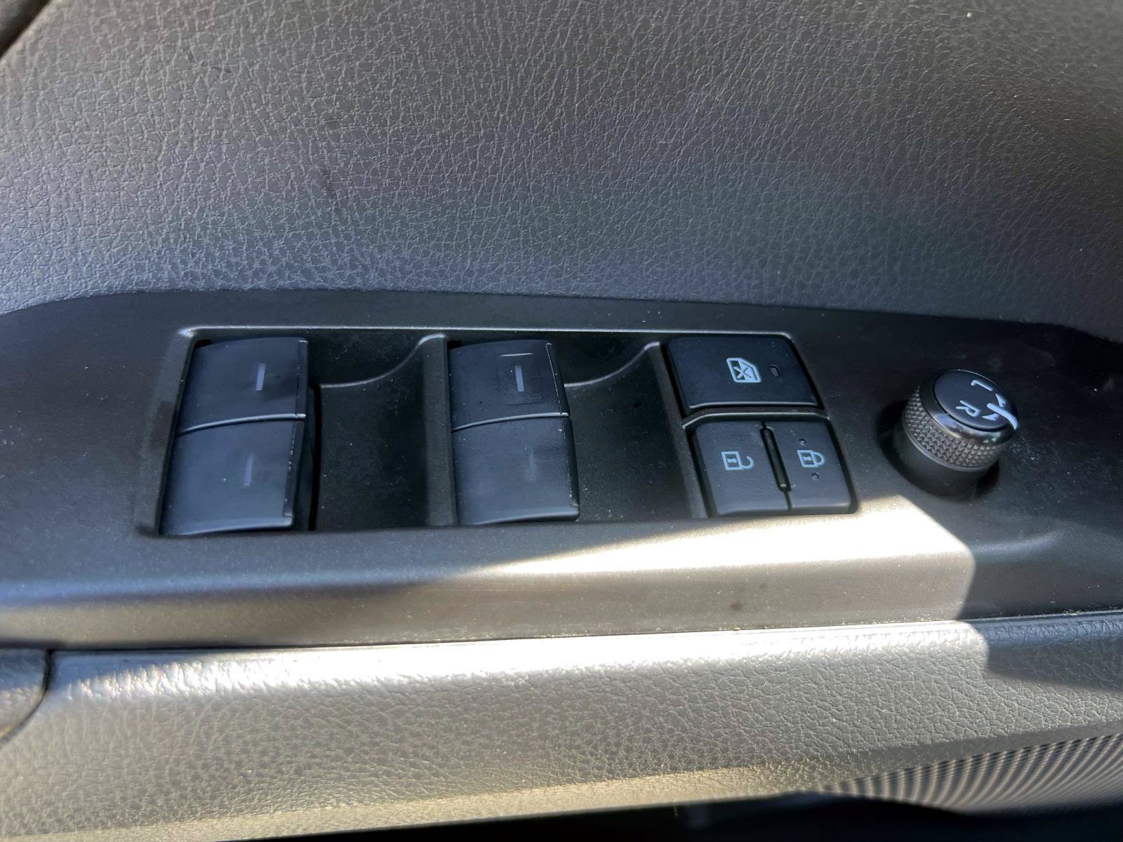Used 2022 Toyota Camry LE AWD/4WD image 16