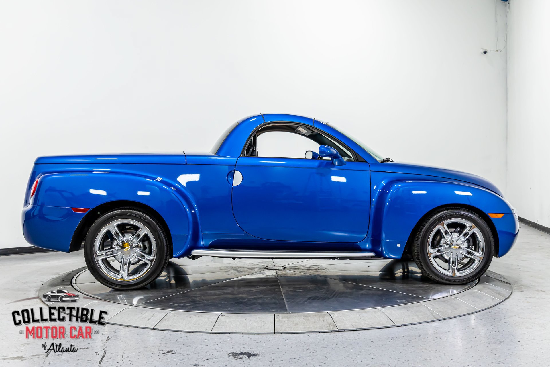 Used 2006 Chevrolet SSR w/ Preferred Equipment Group RWD image 22