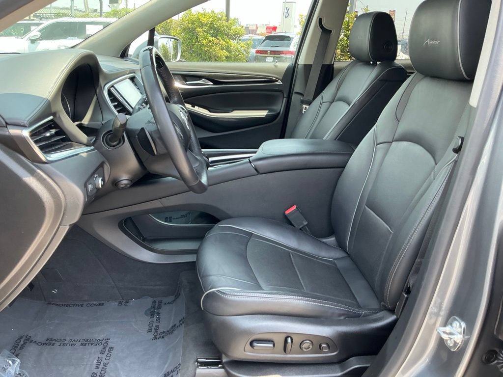 Used 2020 Buick Enclave Avenir w/ Avenir Technology Package FWD image 15