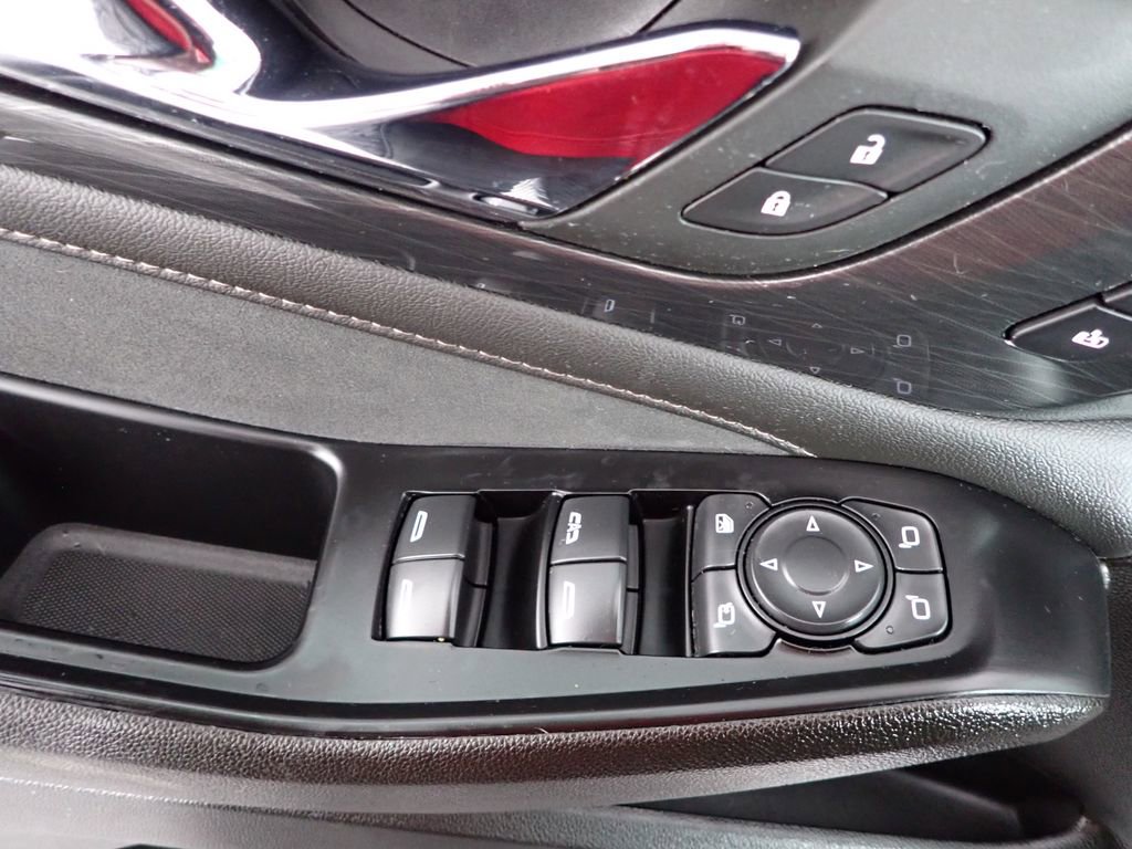 Used 2023 Chevrolet Traverse High Country image 24