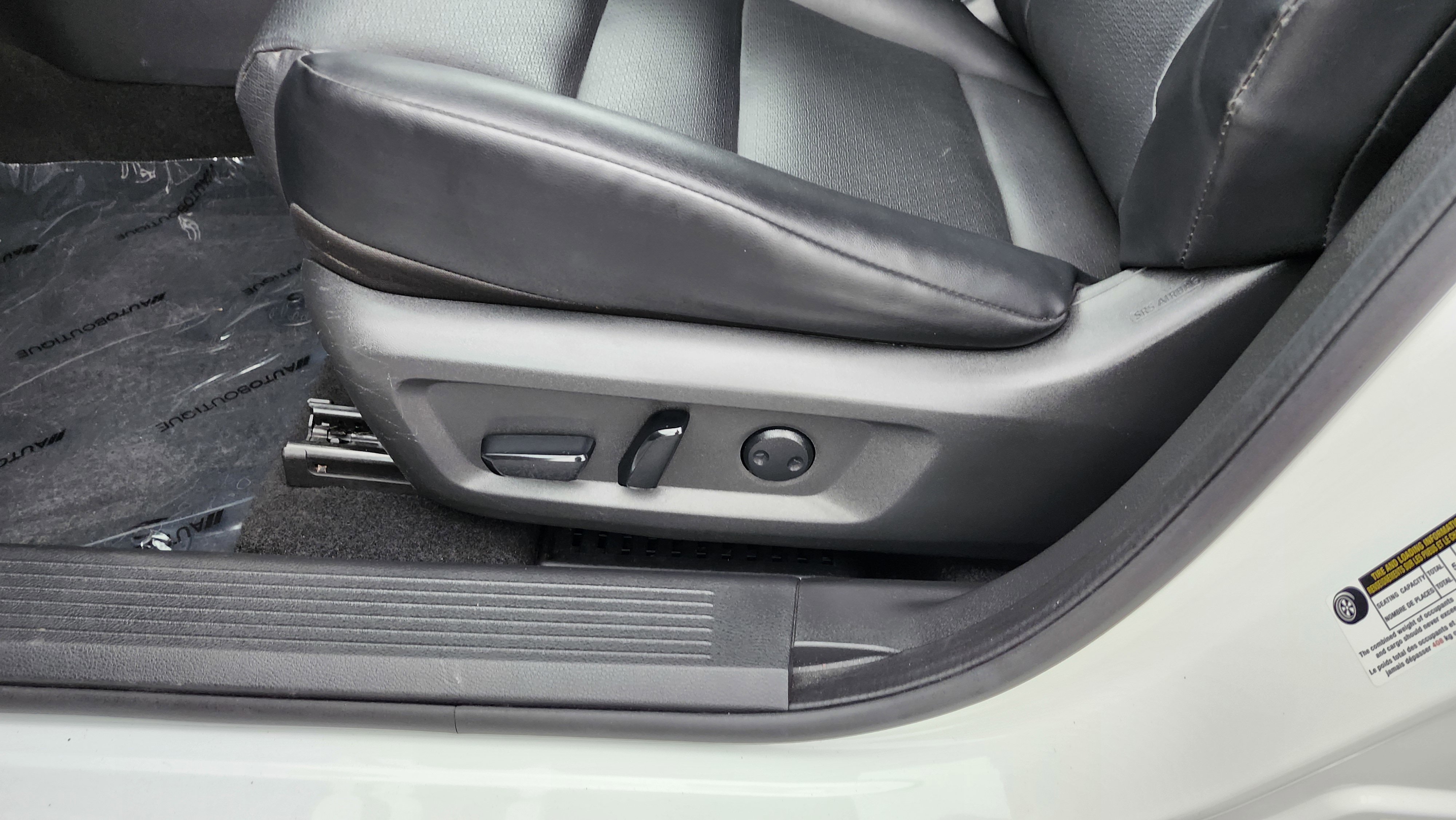 Used 2023 Nissan Rogue SV w/ SV Premium Package image 25