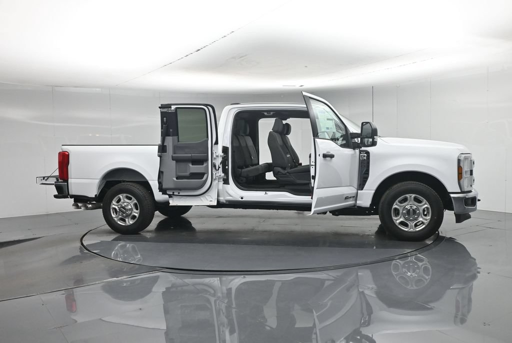 New 2026 Ford F350 XLT RWD image 4