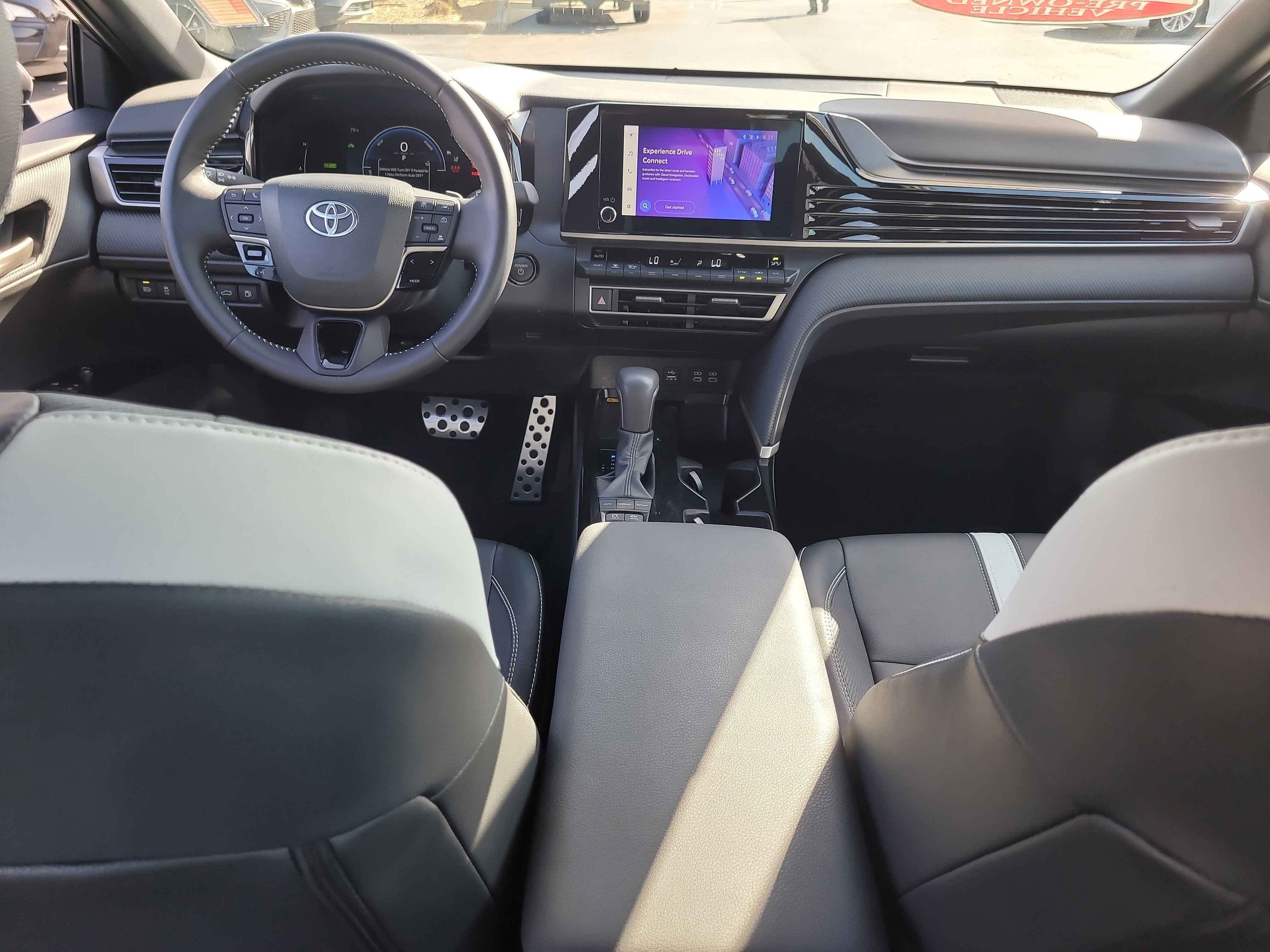 Used 2025 Toyota Camry SE FWD image 14