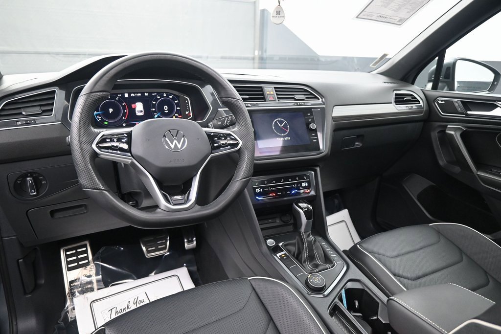 Used 2024 Volkswagen Tiguan SEL R-Line image 9
