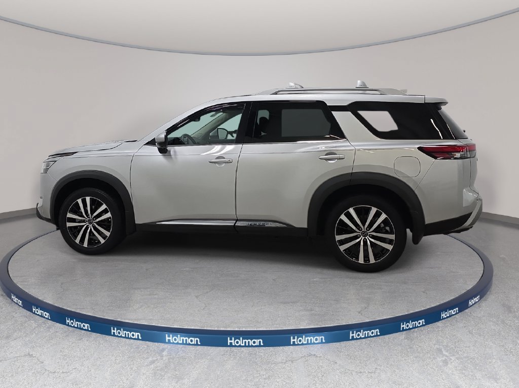 Used 2024 Nissan Pathfinder Platinum w/ Cargo Package AWD/4WD image 9