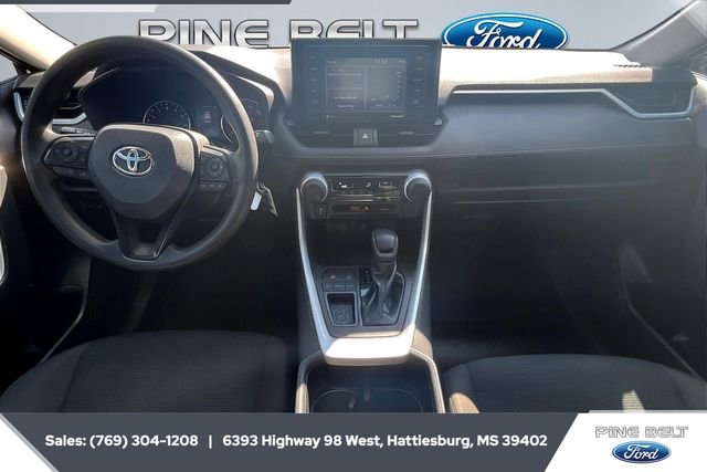 Used 2022 Toyota RAV4 LE image 13
