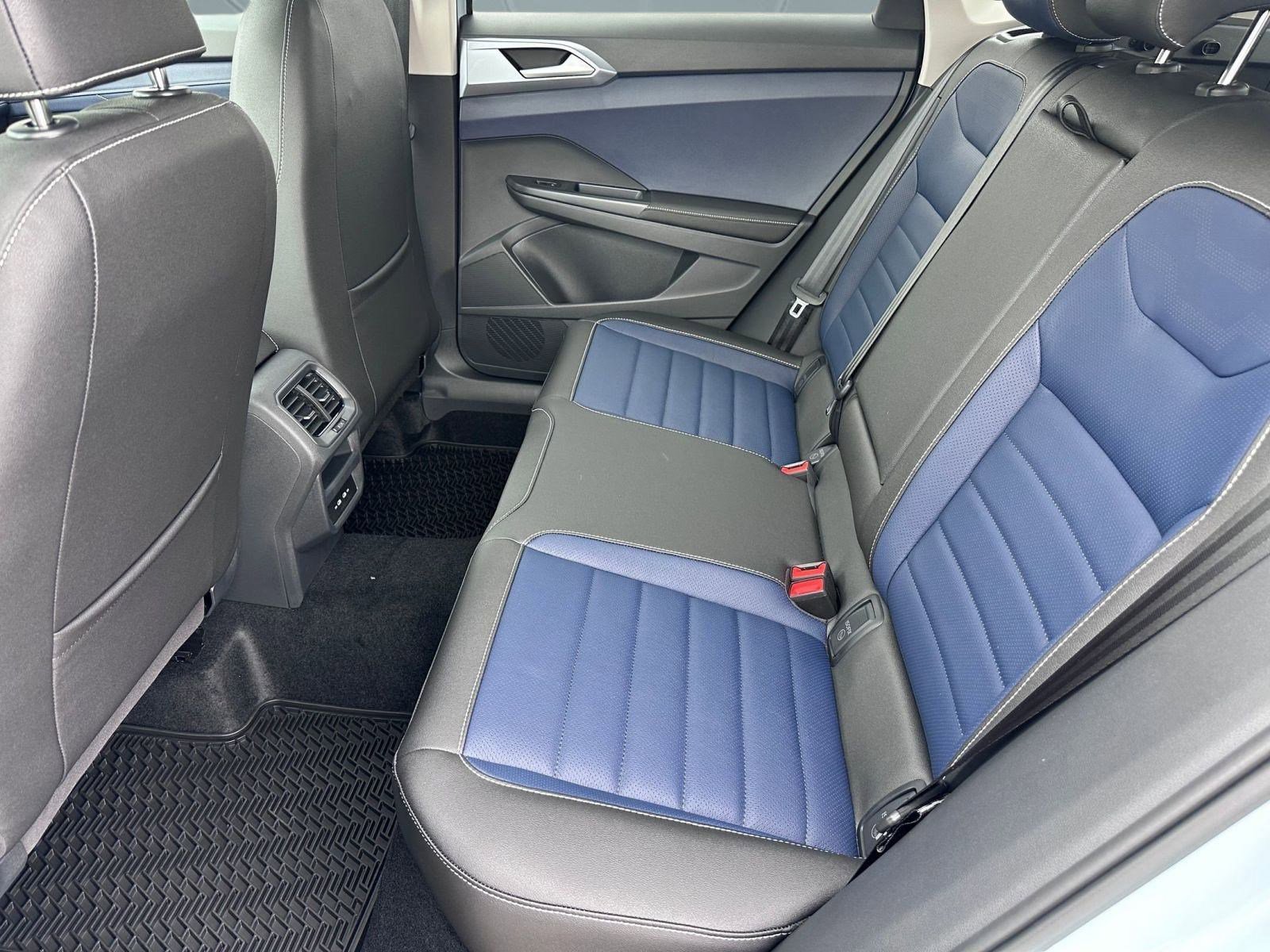 New 2026 Volkswagen Taos SEL image 12