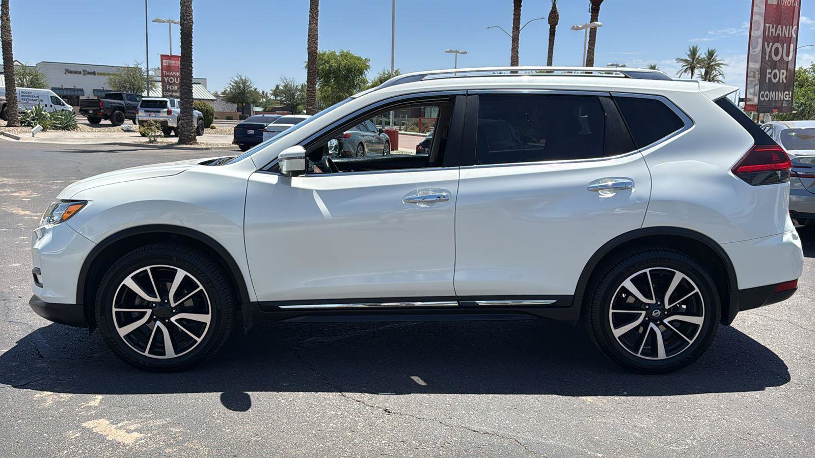 Used 2018 Nissan Rogue SL w/ Premium Package AWD/4WD image 4
