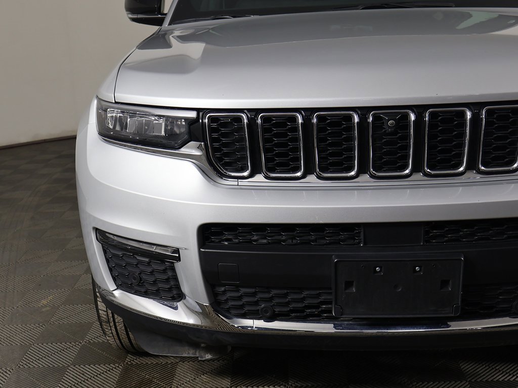Used 2024 Jeep Grand Cherokee L Limited w/ Luxury Tech Group II image 17