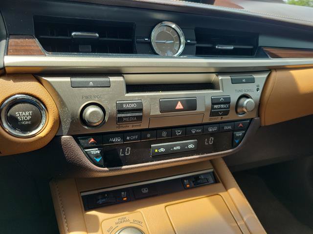 Used 2016 Lexus ES 350 w/ Luxury Package w/Wood Trim FWD image 62