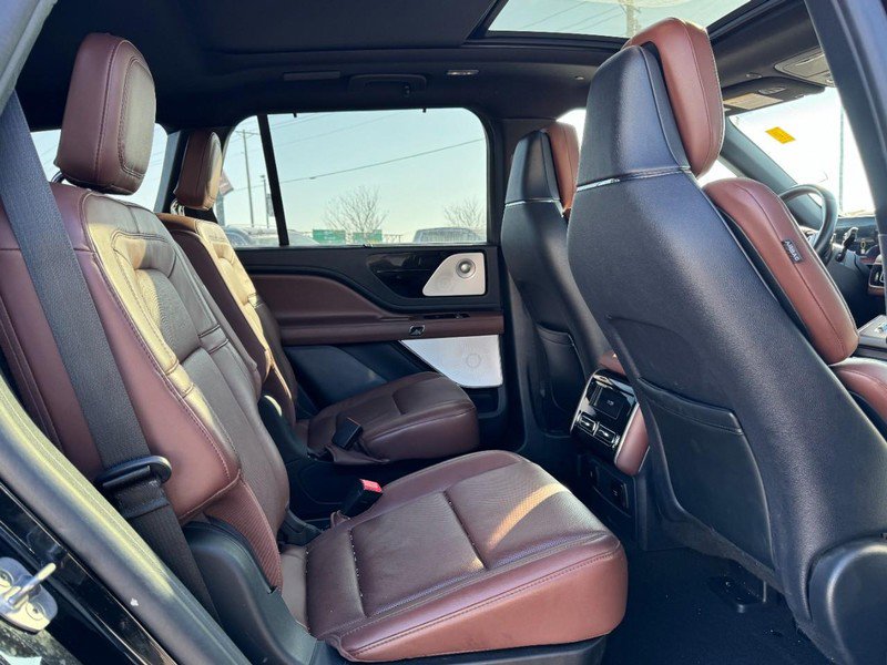 Certified 2025 Lincoln Aviator Reserve w/ Equipment Group 201A image 13