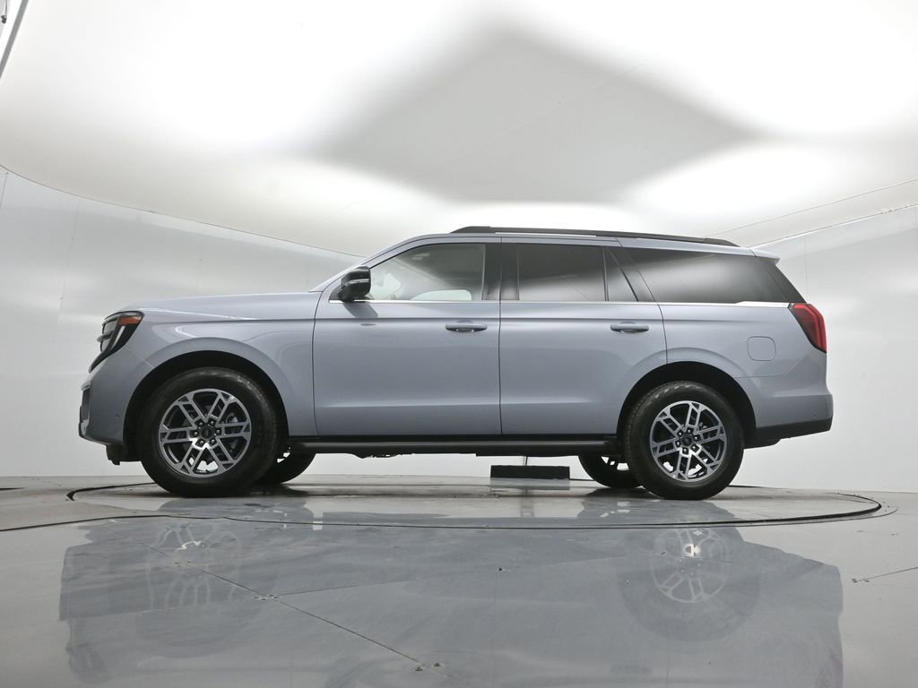 Certified 2025 Ford Expedition Active image 8