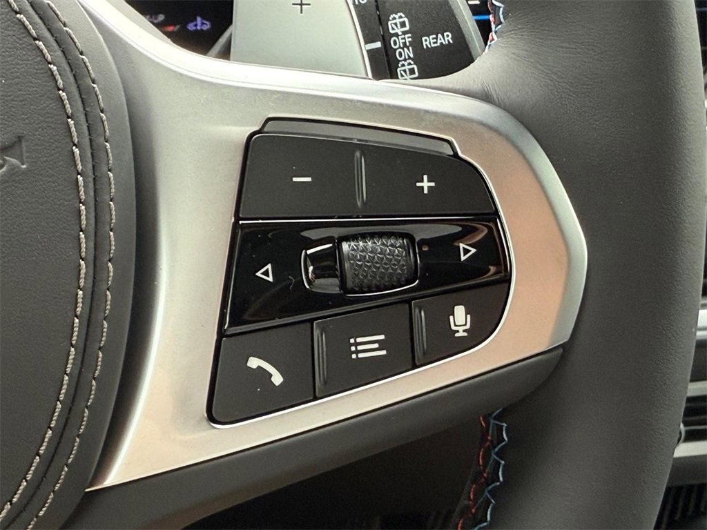 New 2026 BMW X7 M60i image 14