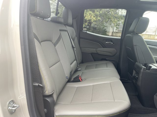 New 2026 Chevrolet Colorado ZR2 w/ Technology Package AWD/4WD image 15