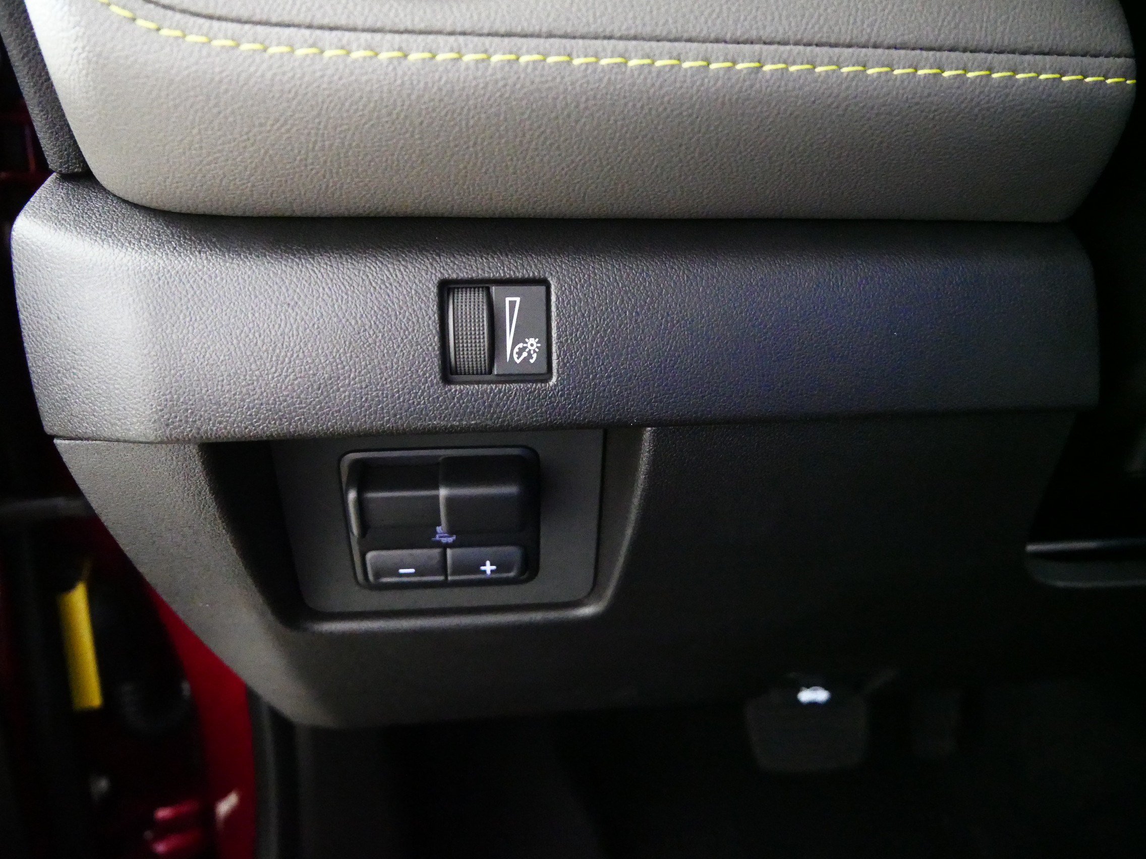Used 2025 Chevrolet Colorado ZR2 w/ Technology Package AWD/4WD image 26
