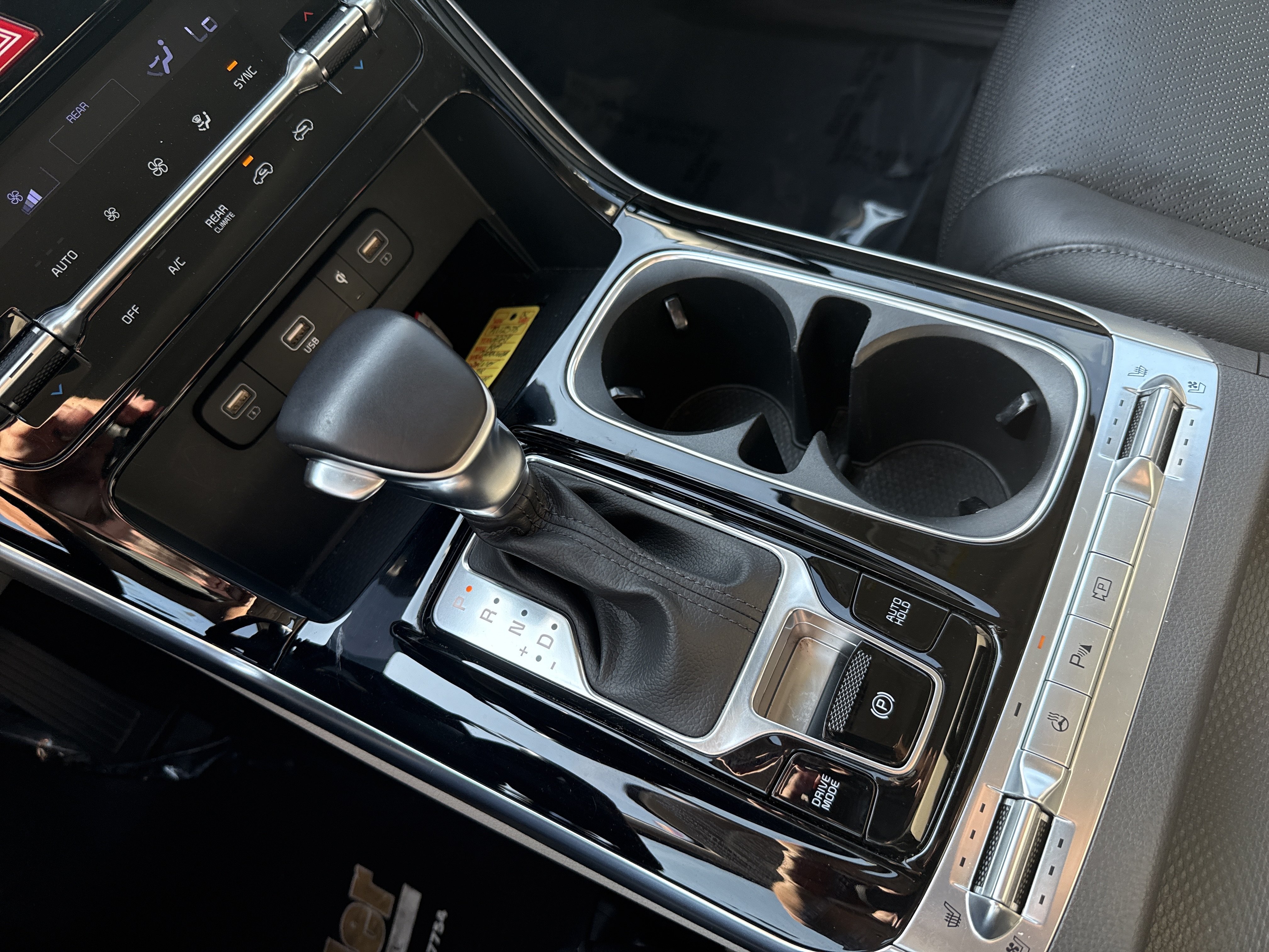 Certified 2024 Kia Carnival SX Prestige FWD image 24