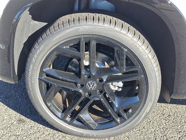New 2026 Volkswagen Tiguan SE R-Line AWD/4WD image 5
