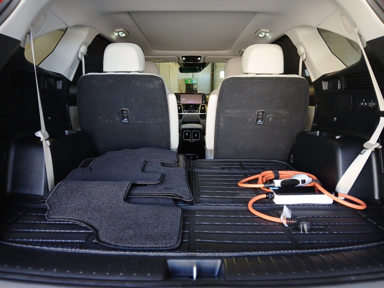 Used 2023 Kia Sorento SX Prestige image 25