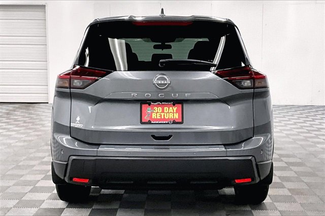 New 2025 Nissan Rogue SV image 4