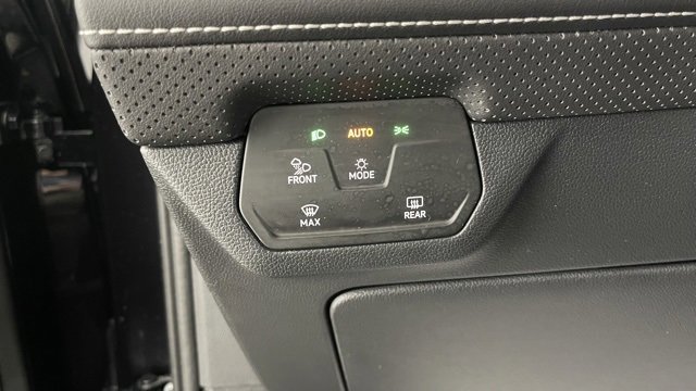 Used 2024 Volkswagen Atlas SEL Premium R-Line image 36