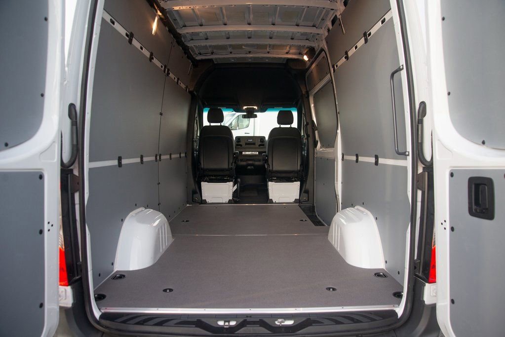 Used 2025 Mercedes-Benz Sprinter 2500 image 40