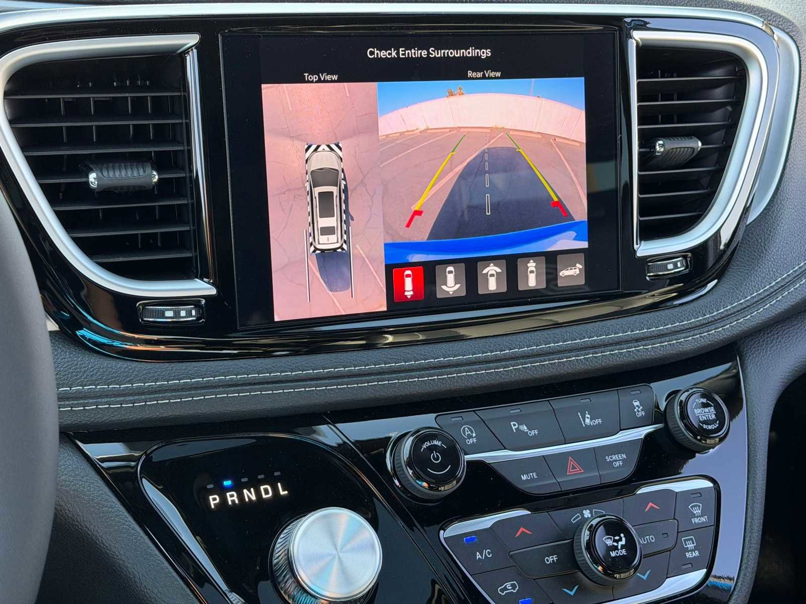 New 2026 Chrysler Pacifica Limited AWD/4WD image 21