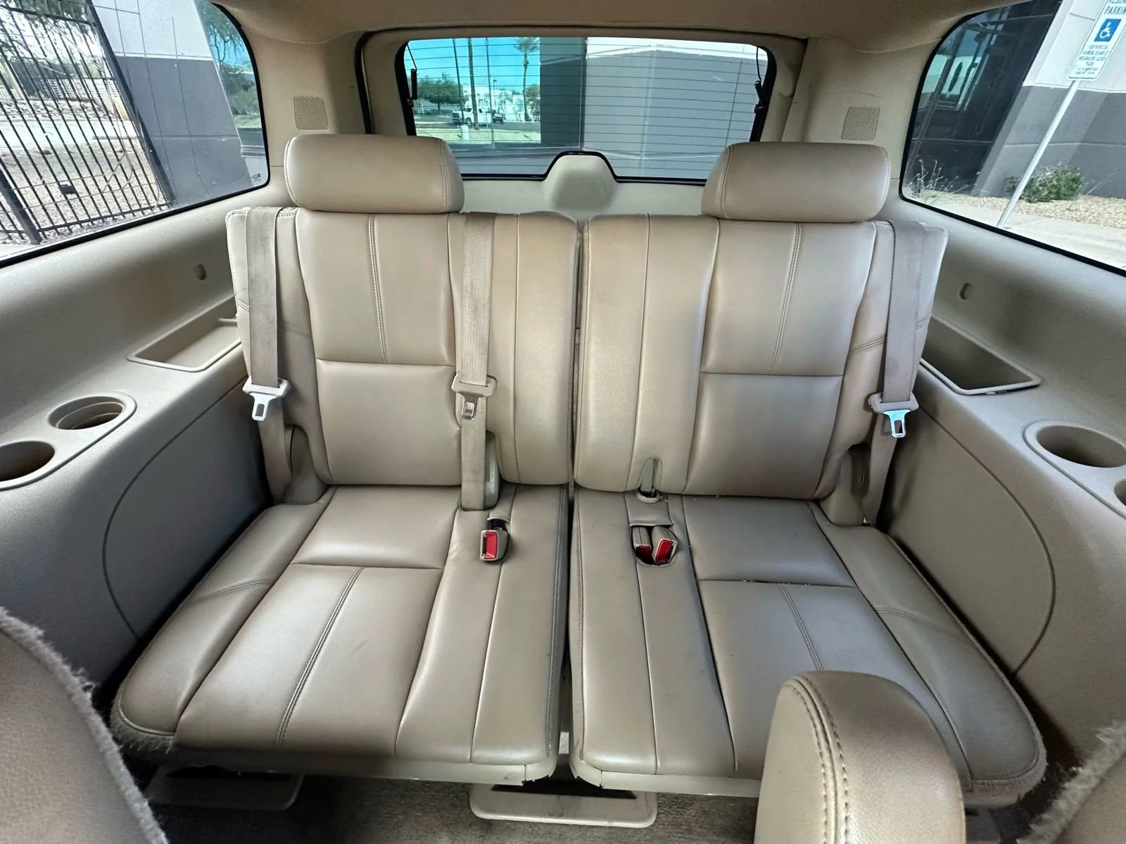 Used 2011 GMC Yukon XL SLT w/ SLT-2 Equipment Package image 18