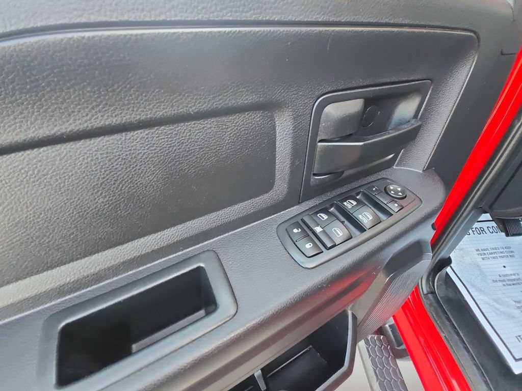Used 2017 RAM 1500 Express AWD/4WD image 14