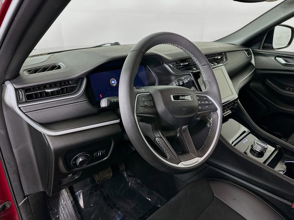 Certified 2024 Jeep Grand Cherokee Altitude image 17