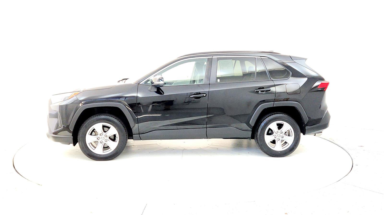 Used 2023 Toyota RAV4 XLE image 3