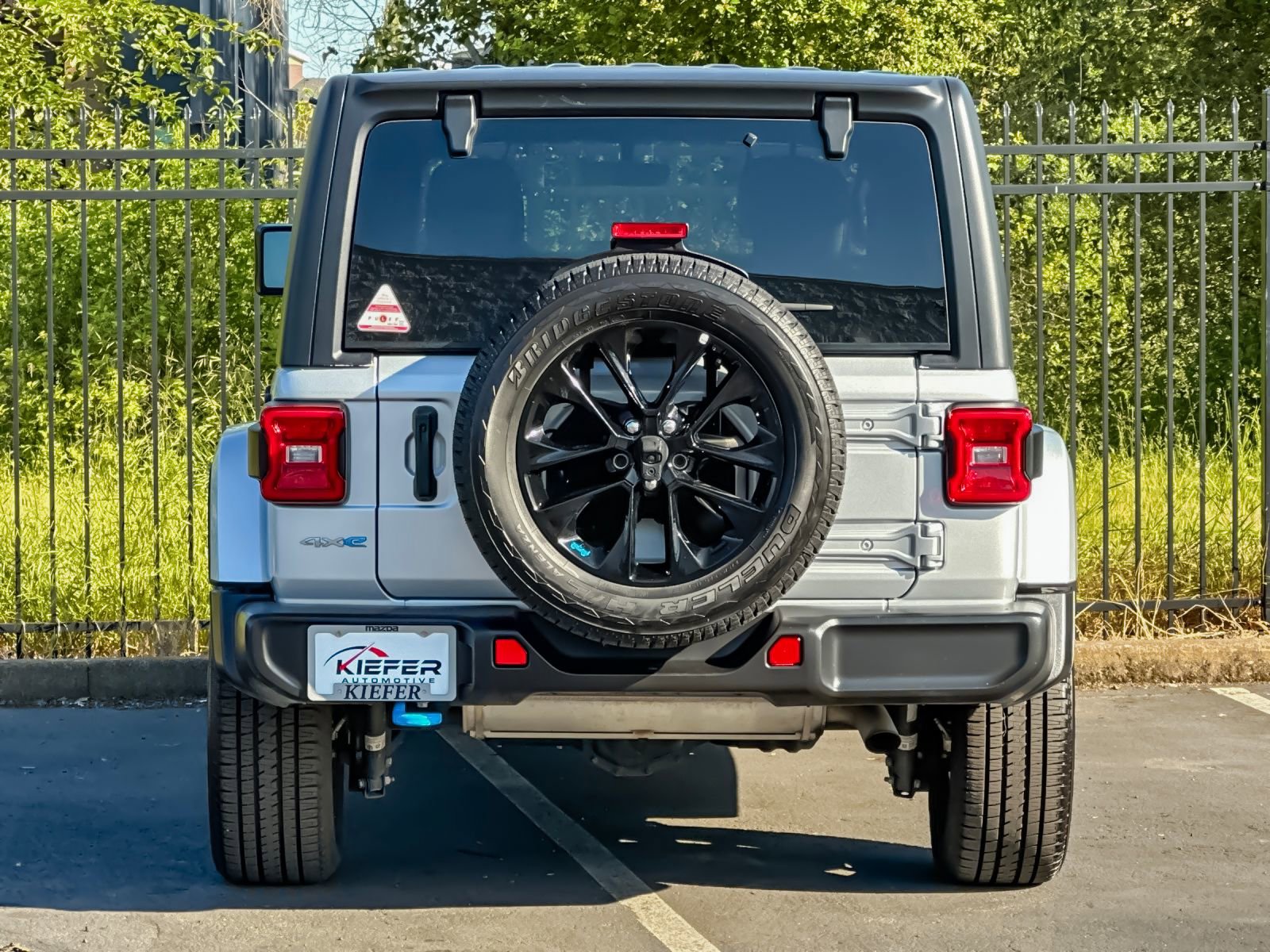Used 2023 Jeep Wrangler Unlimited Sahara w/ Cold Weather Group AWD/4WD image 4