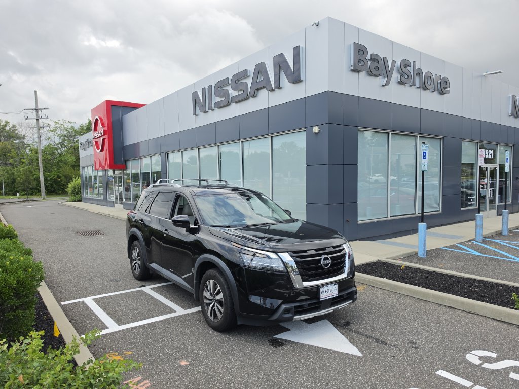 Certified 2023 Nissan Pathfinder SL AWD/4WD image 2