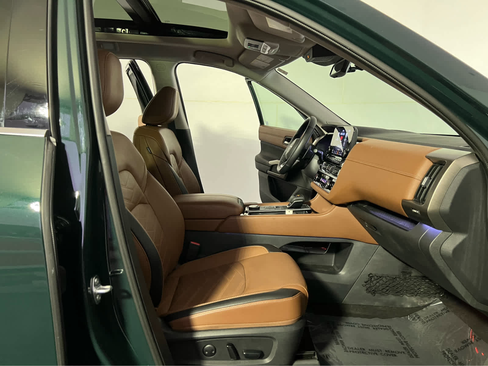 Certified 2024 Nissan Pathfinder Platinum w/ Cargo Package AWD/4WD image 30