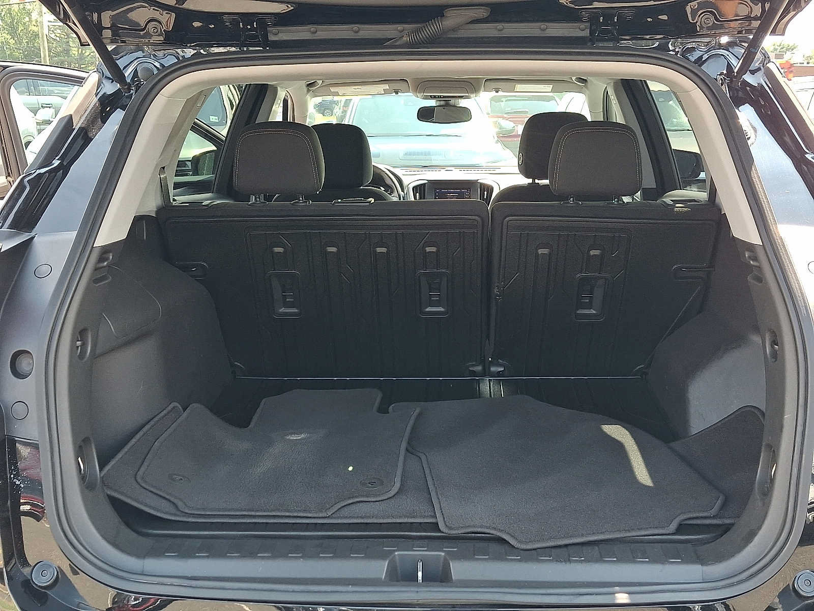 Used 2023 GMC Terrain SLE w/ Driver Convenience Package FWD image 27