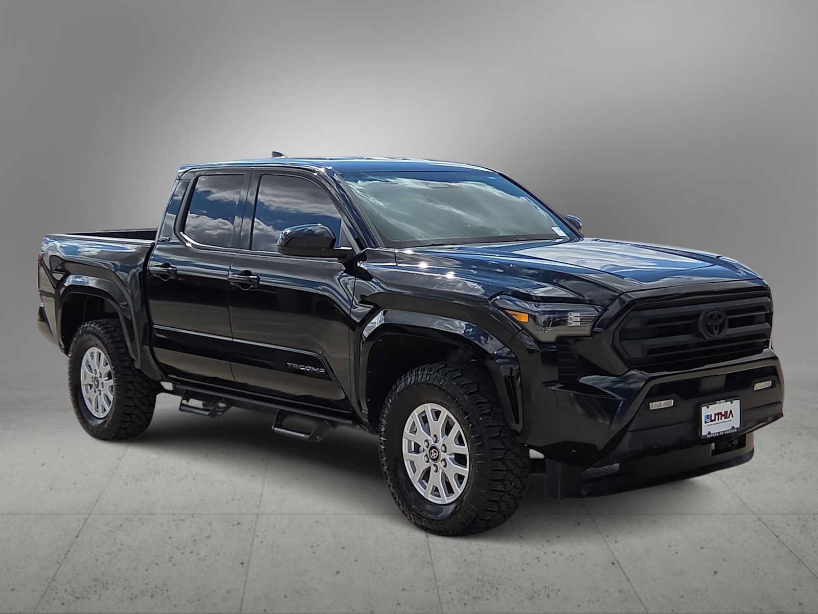 Certified 2025 Toyota Tacoma SR5 AWD/4WD image 2