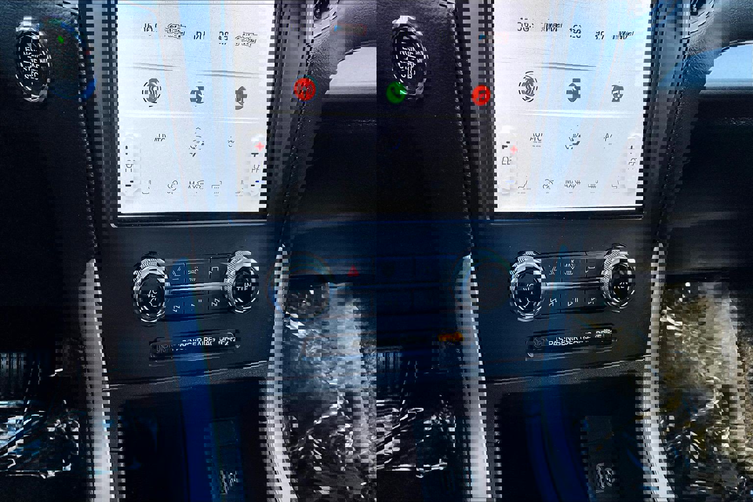 Used 2024 Ford Edge SEL image 15