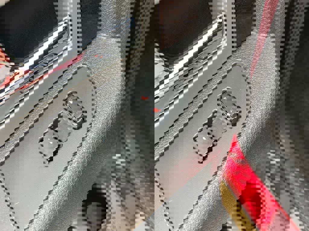 Used 2014 Ford F150 Platinum image 21