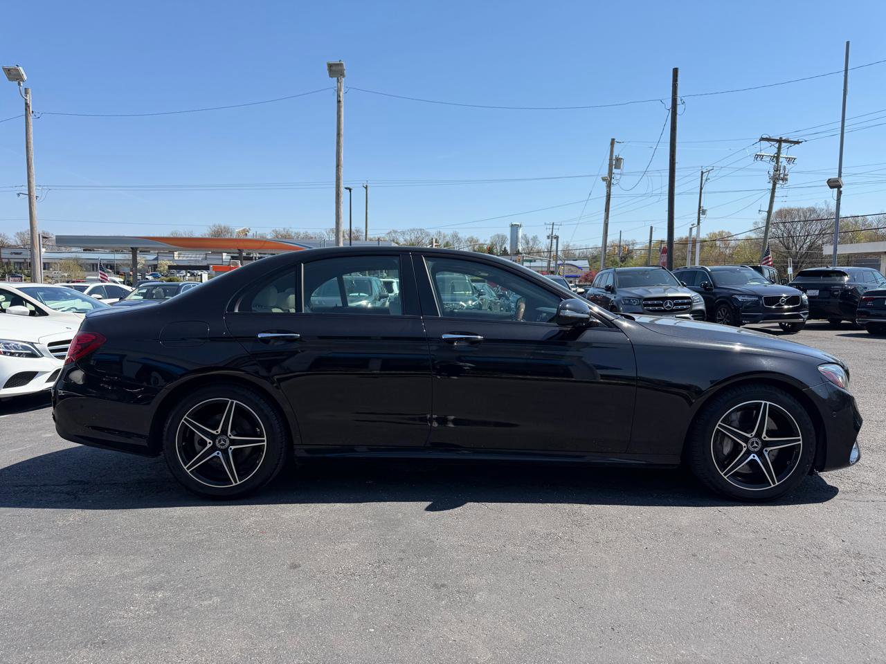 Used 2019 Mercedes-Benz E 300 4MATIC image 4