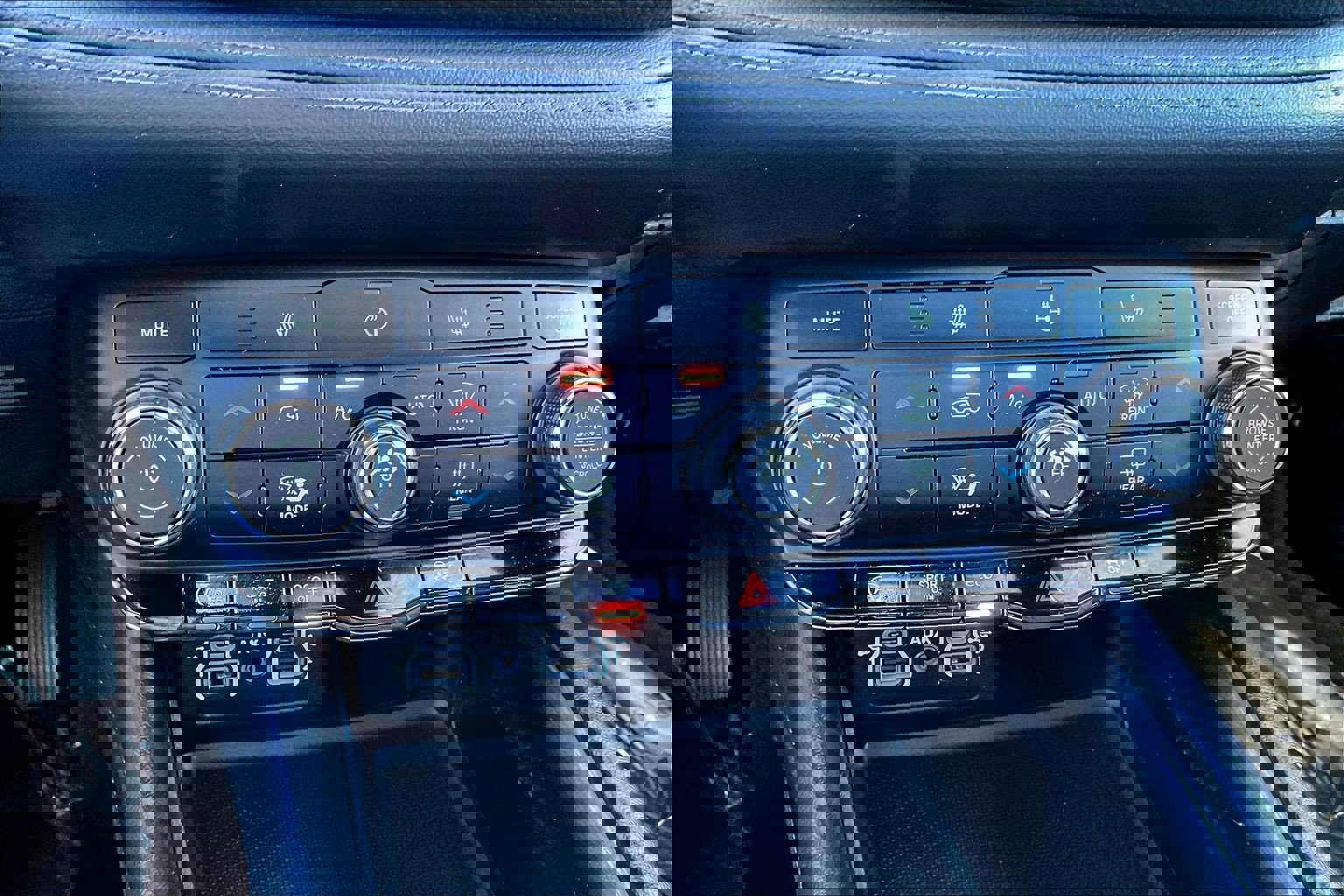 Used 2024 Dodge Durango SXT image 15