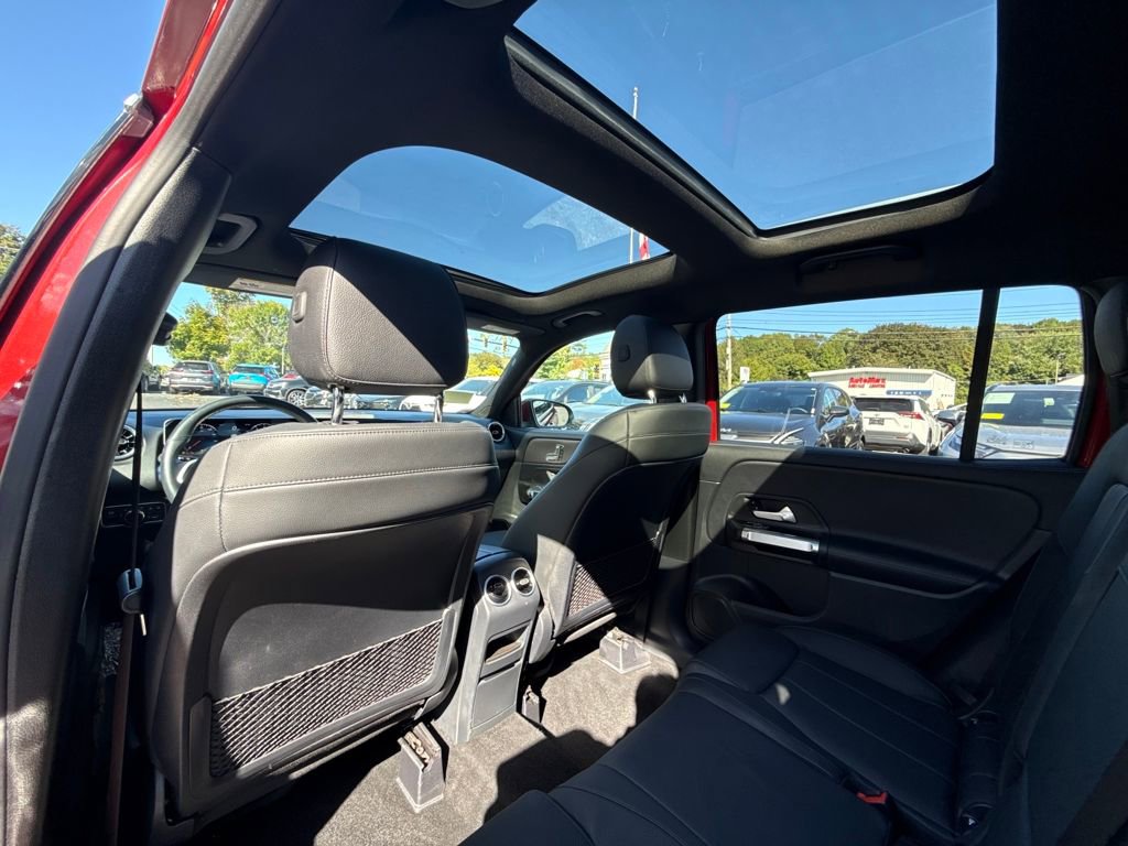 Used 2021 Mercedes-Benz GLB 250 4MATIC image 16