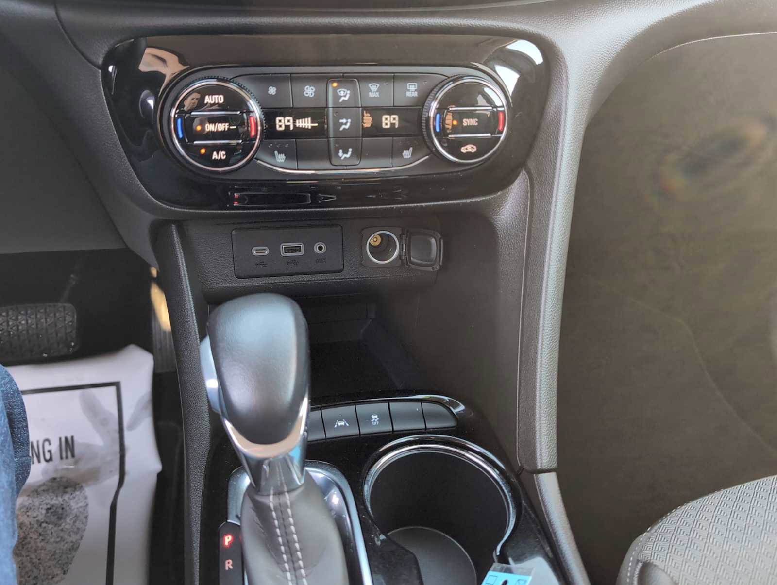 Used 2022 Buick Encore GX Select image 17