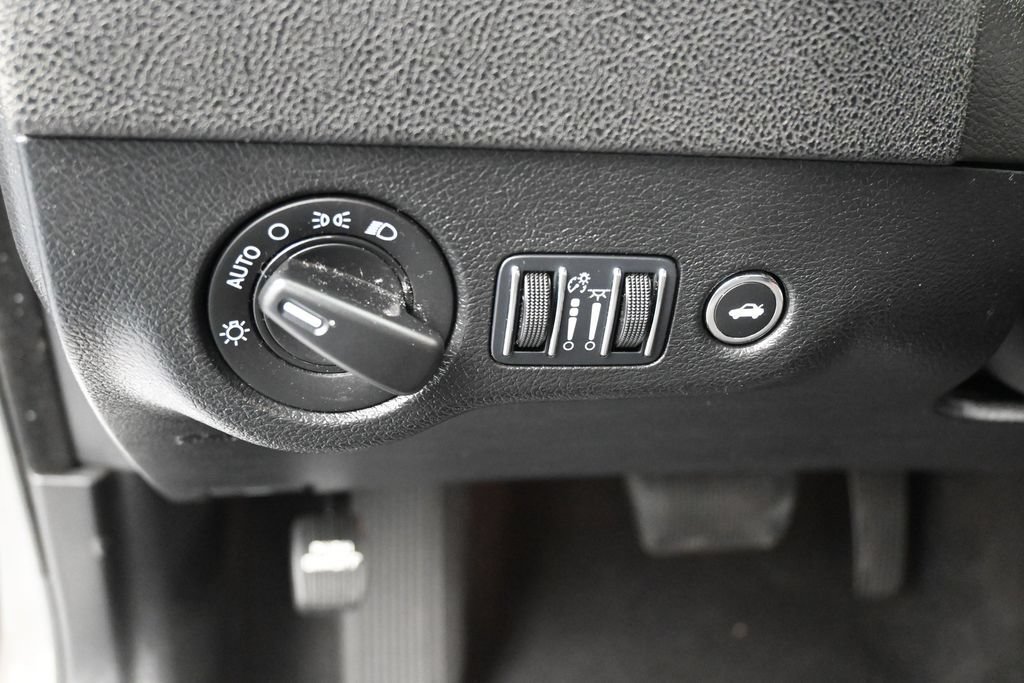 Used 2023 Dodge Charger SXT w/ Blacktop Package RWD image 15