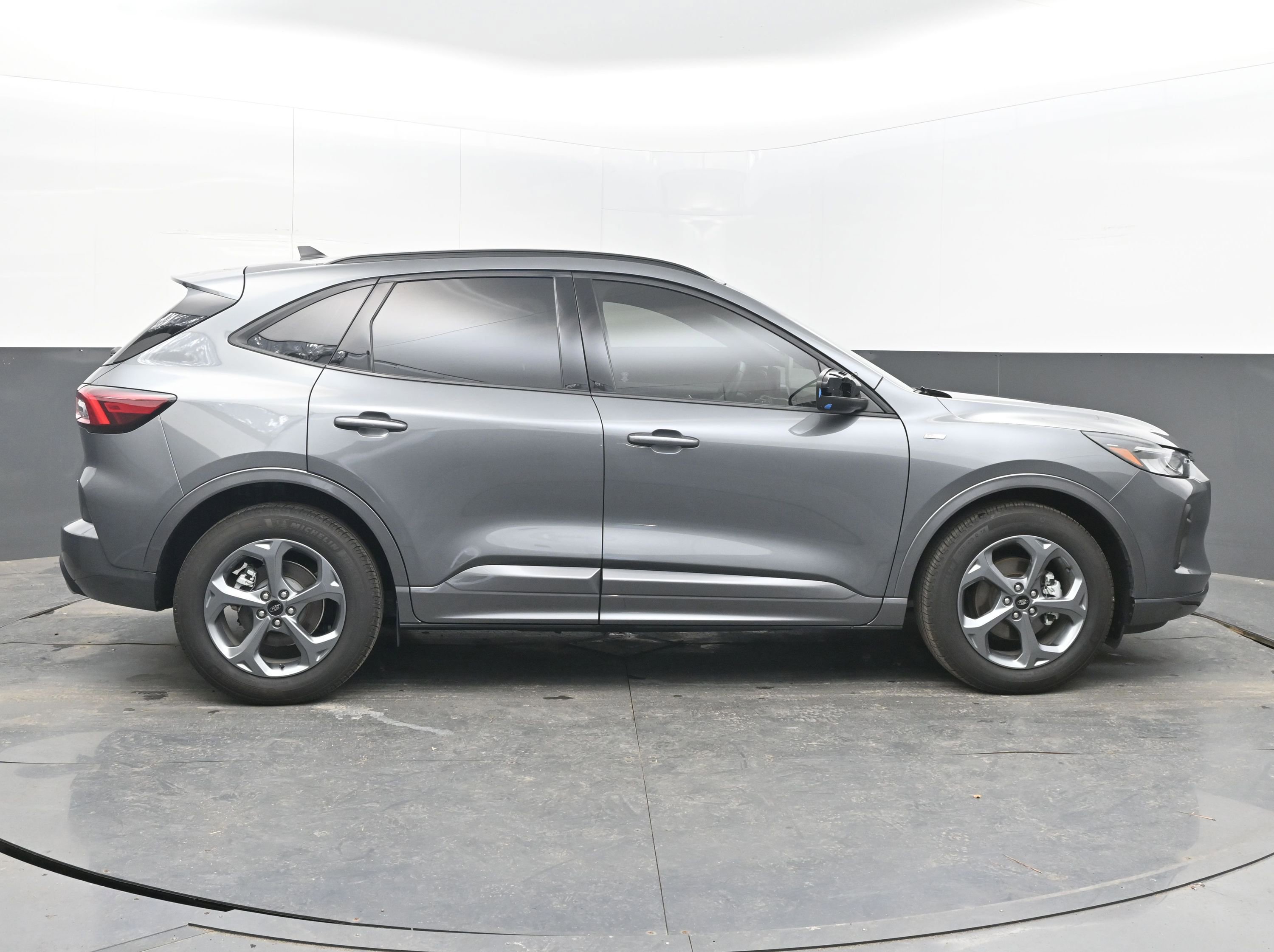 Used 2024 Ford Escape ST-Line w/ Equipment Group 301A image 10