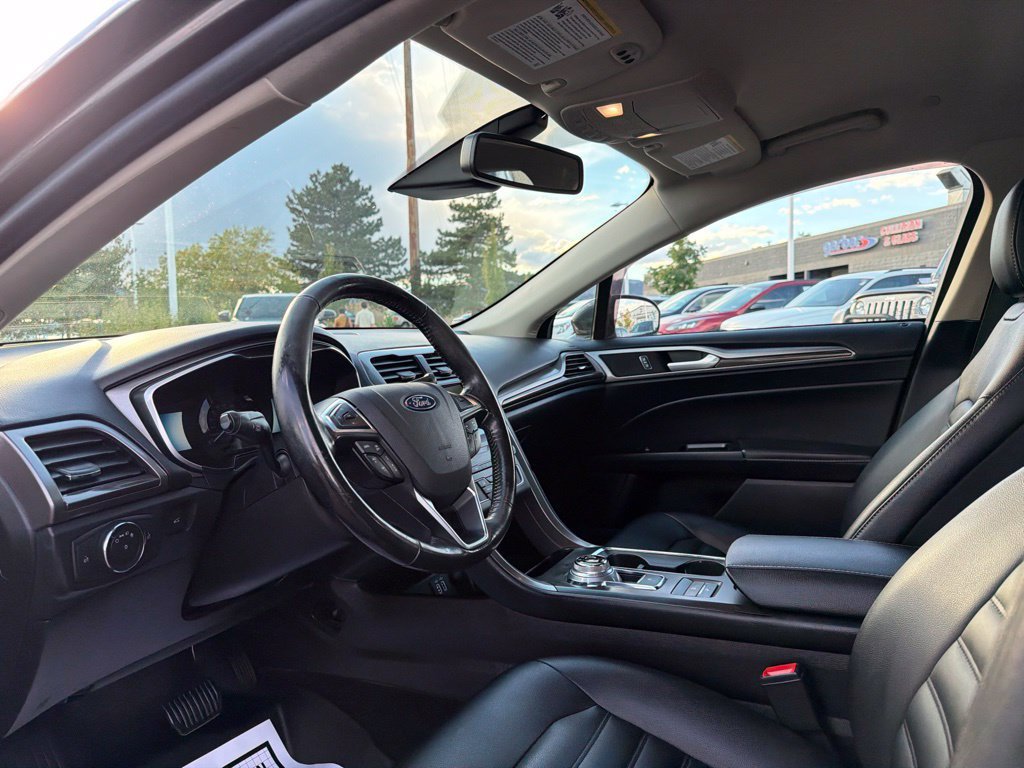 Used 2019 Ford Fusion SEL FWD image 25