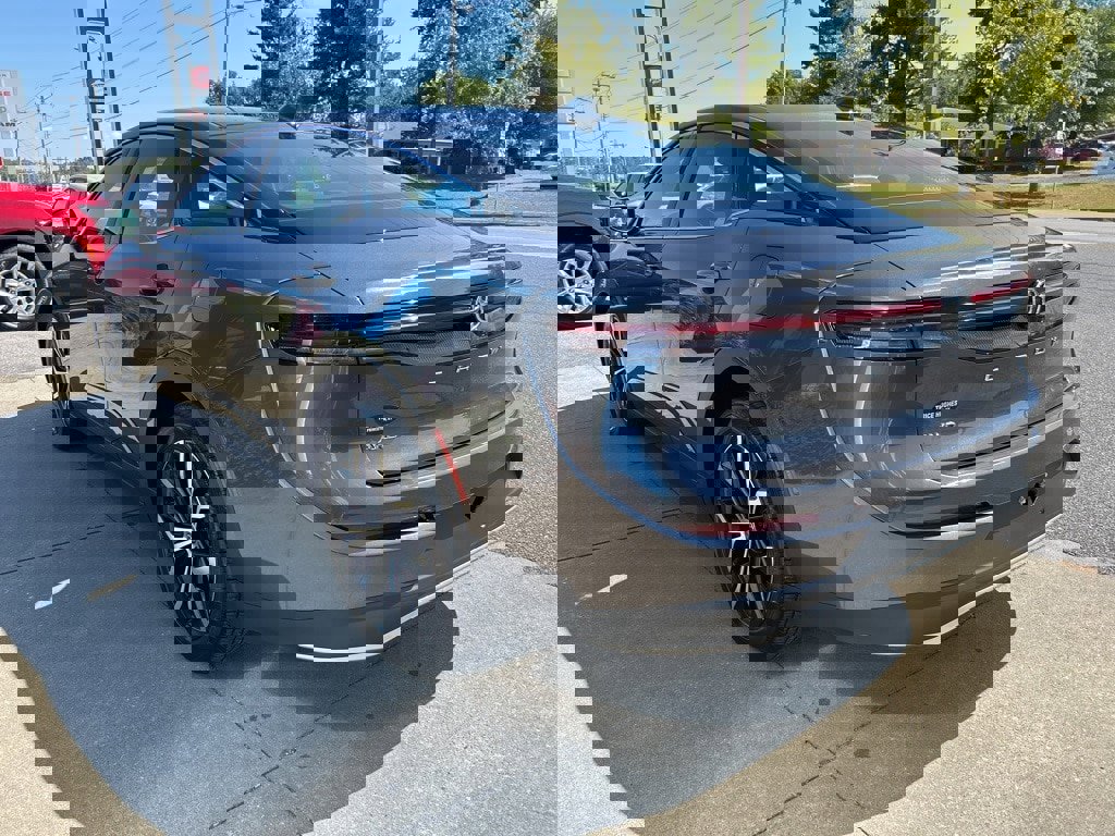 Used 2023 Toyota Crown XLE image 6