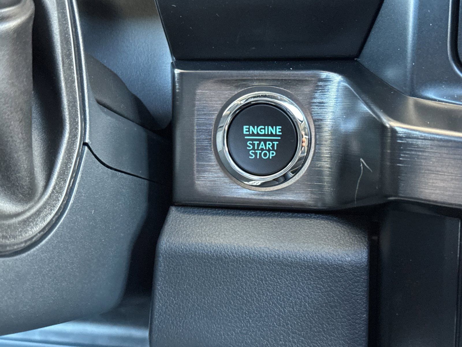 New 2026 Ford F250 Lariat w/ Black Appearance Package image 25