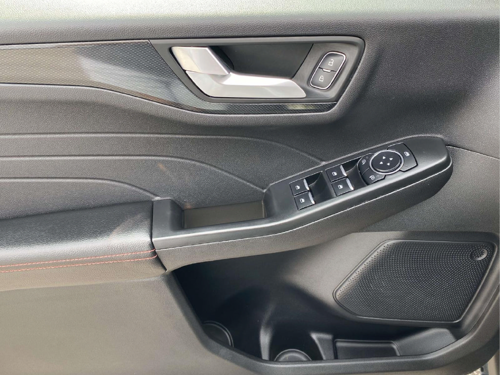 Used 2025 Ford Escape ST-Line FWD image 16